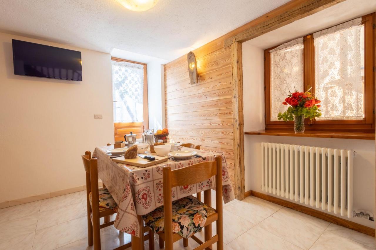 سانت بييرّي Le Vieux Noyer - Appartamenti Al Verde Villaggio Di Rumiod المظهر الخارجي الصورة